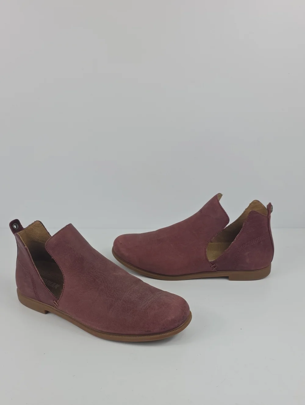 Kodiak Lowrider V Cut Leather Women's Booties Size 8